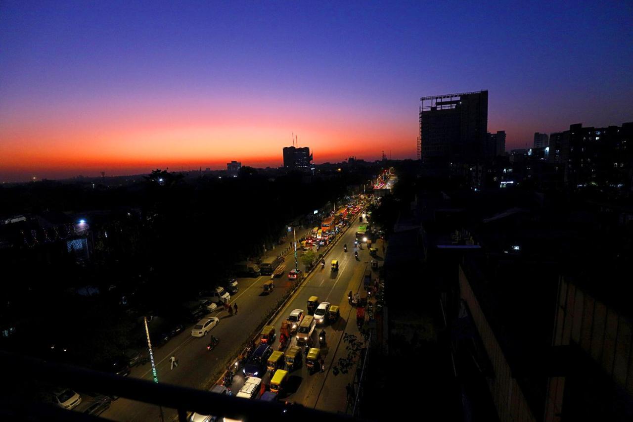 Staybook Hotel Aira New Delhi Railway Station Paharganj Bagian luar foto