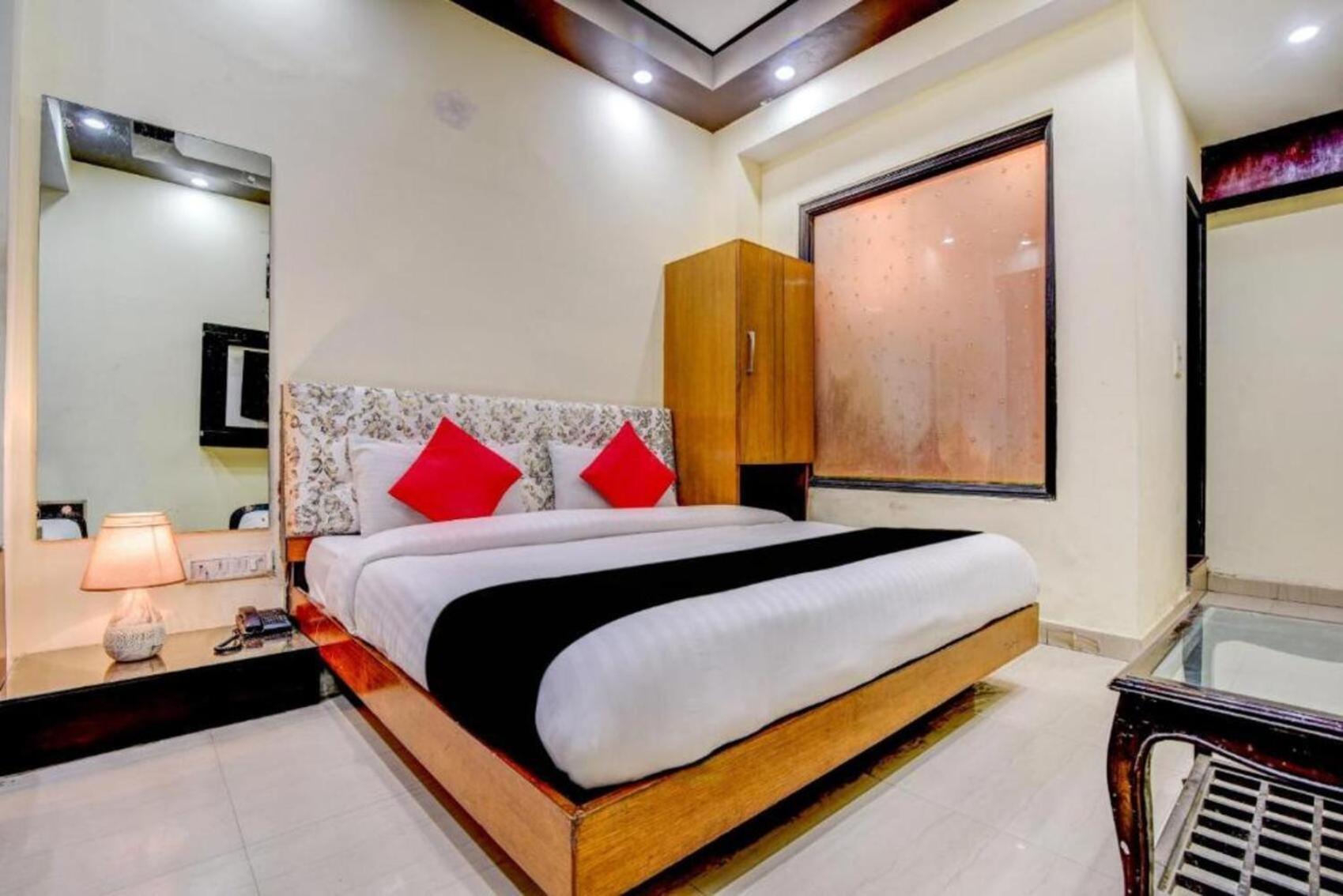 Staybook Hotel Aira New Delhi Railway Station Paharganj Bagian luar foto