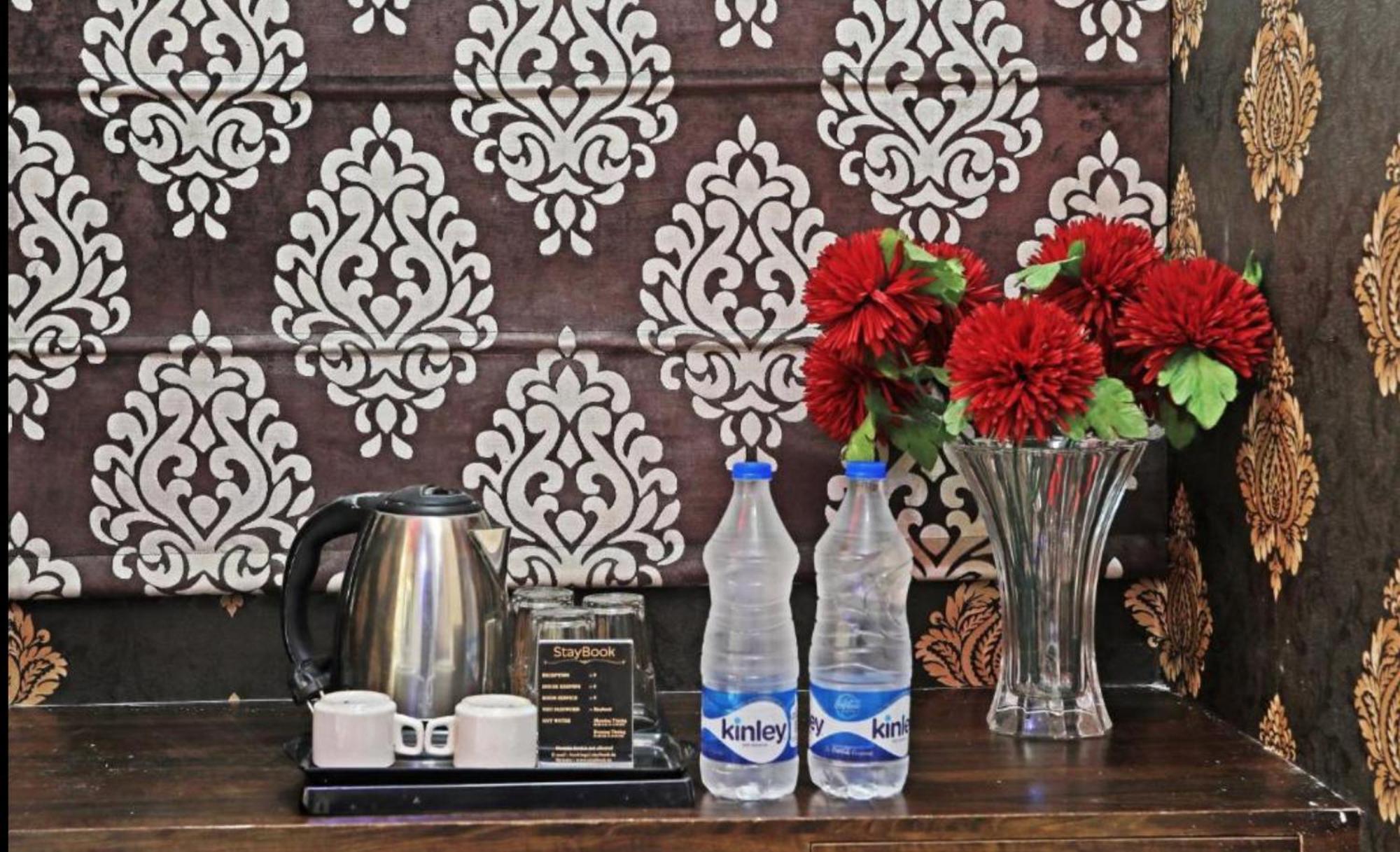 Staybook Hotel Aira New Delhi Railway Station Paharganj Bagian luar foto