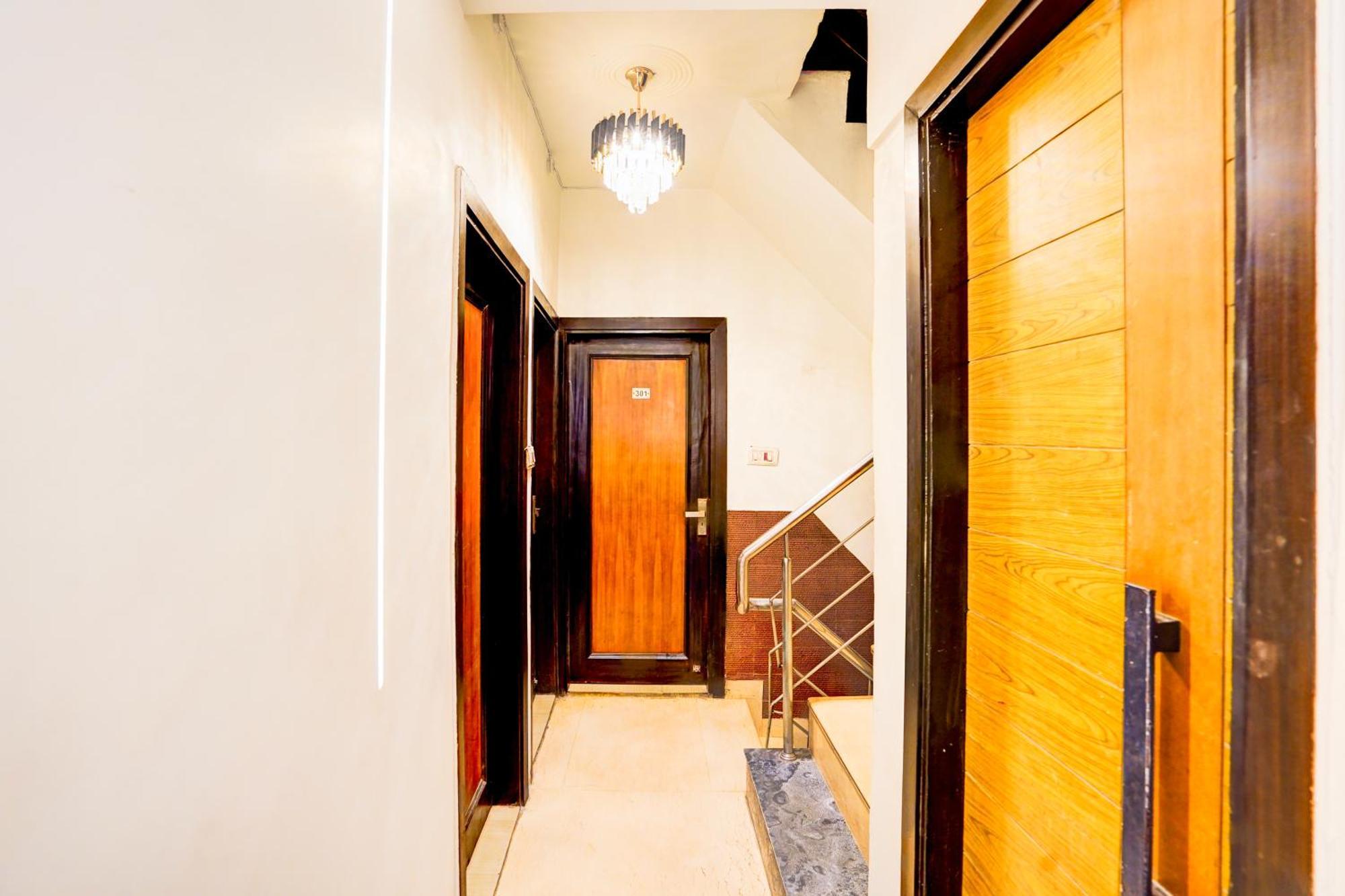 Staybook Hotel Aira New Delhi Railway Station Paharganj Bagian luar foto